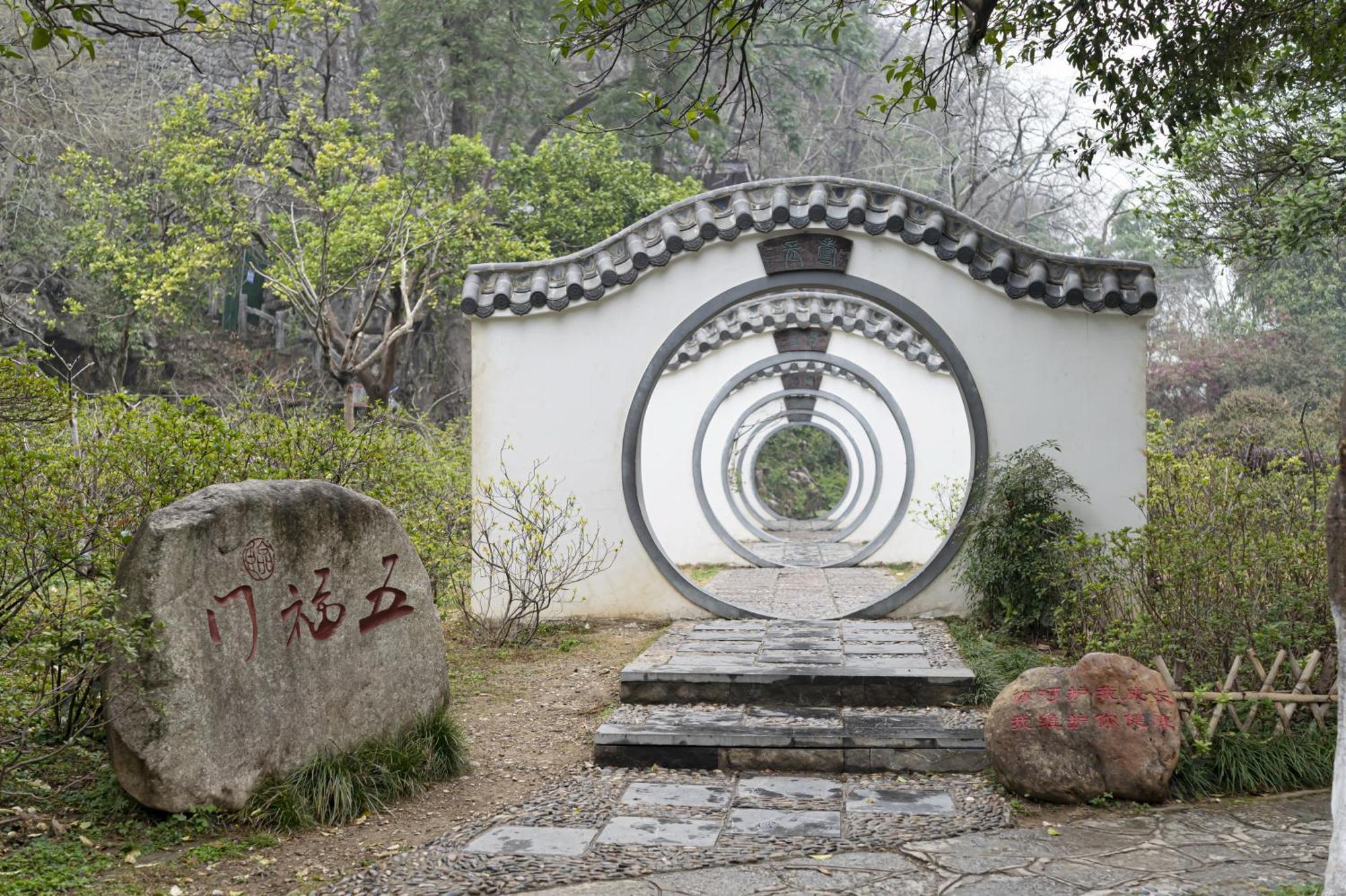 Guilin Crystal Crescent Moon Hotel Bagian luar foto